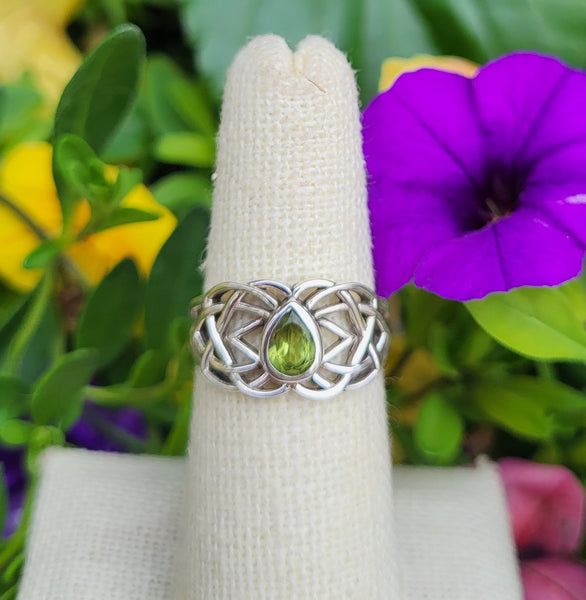 Peridot Sterling Silver Celtic Knot Rings