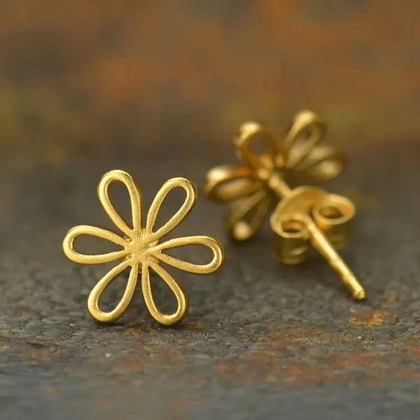 Daisy Stud Earrings - 10x10