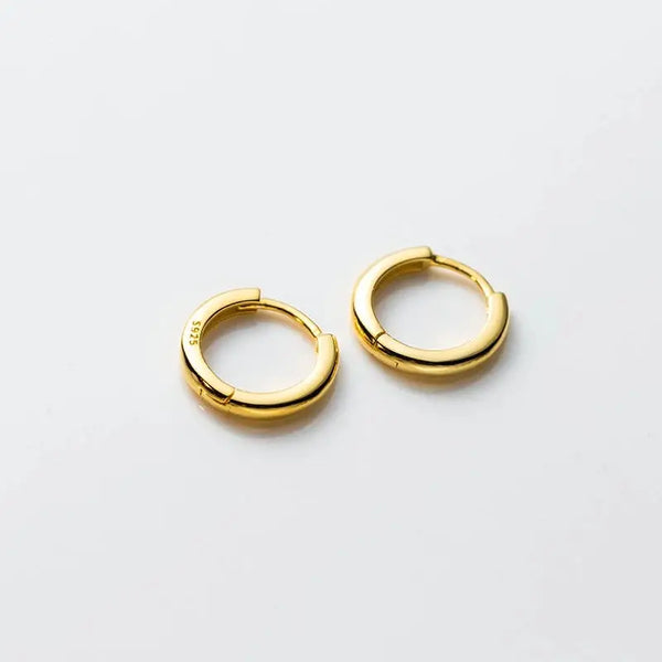 Dainty Minimalist Huggie Hoop Earring 18mm