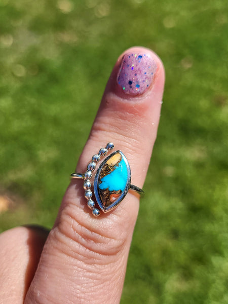 Eye Shape Spiny Oyster Gemstone Ring