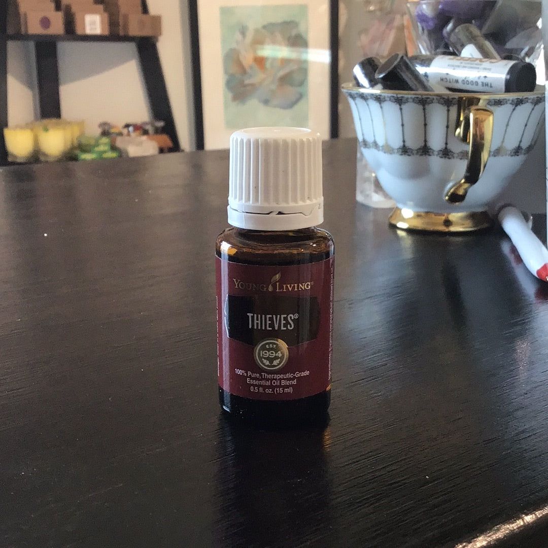 Young Living - Thieves Blend (15 ml) - The Pearl of Door County